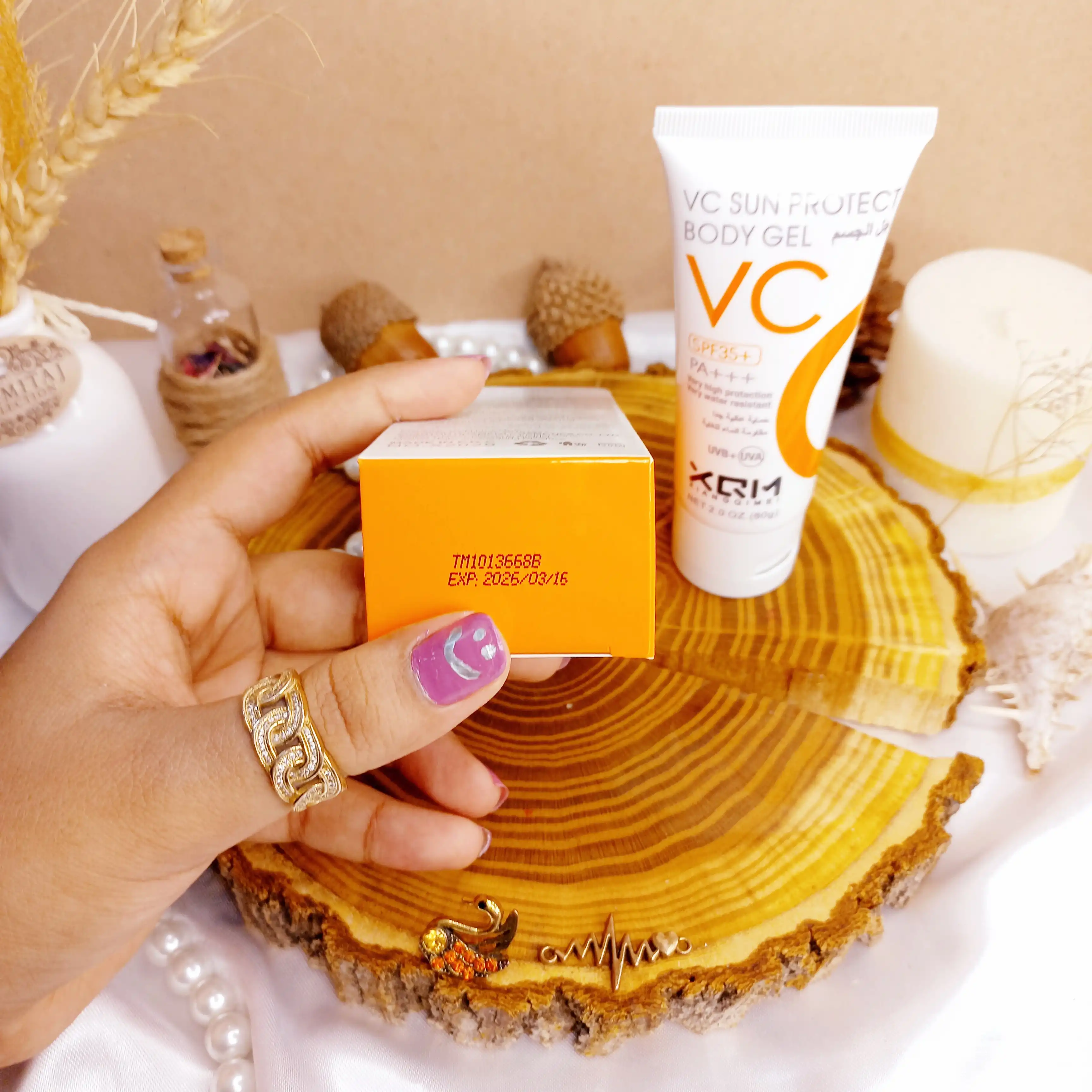 ضد آفتاب روزانه ویتامین سی SPF35 برند XQM