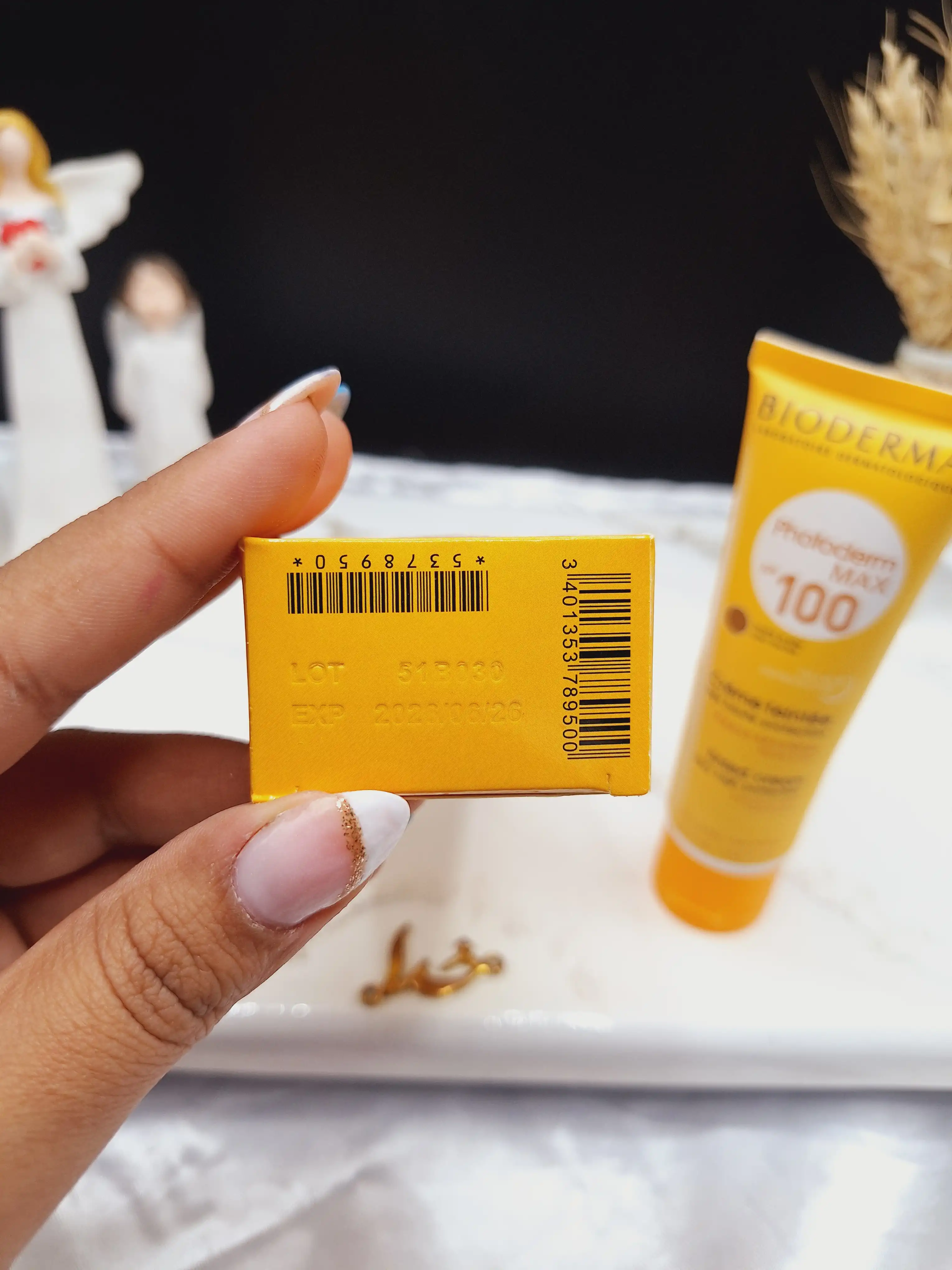 کرم ضد آفتاب رنگی SPF100 بیودرما BIODERMA
