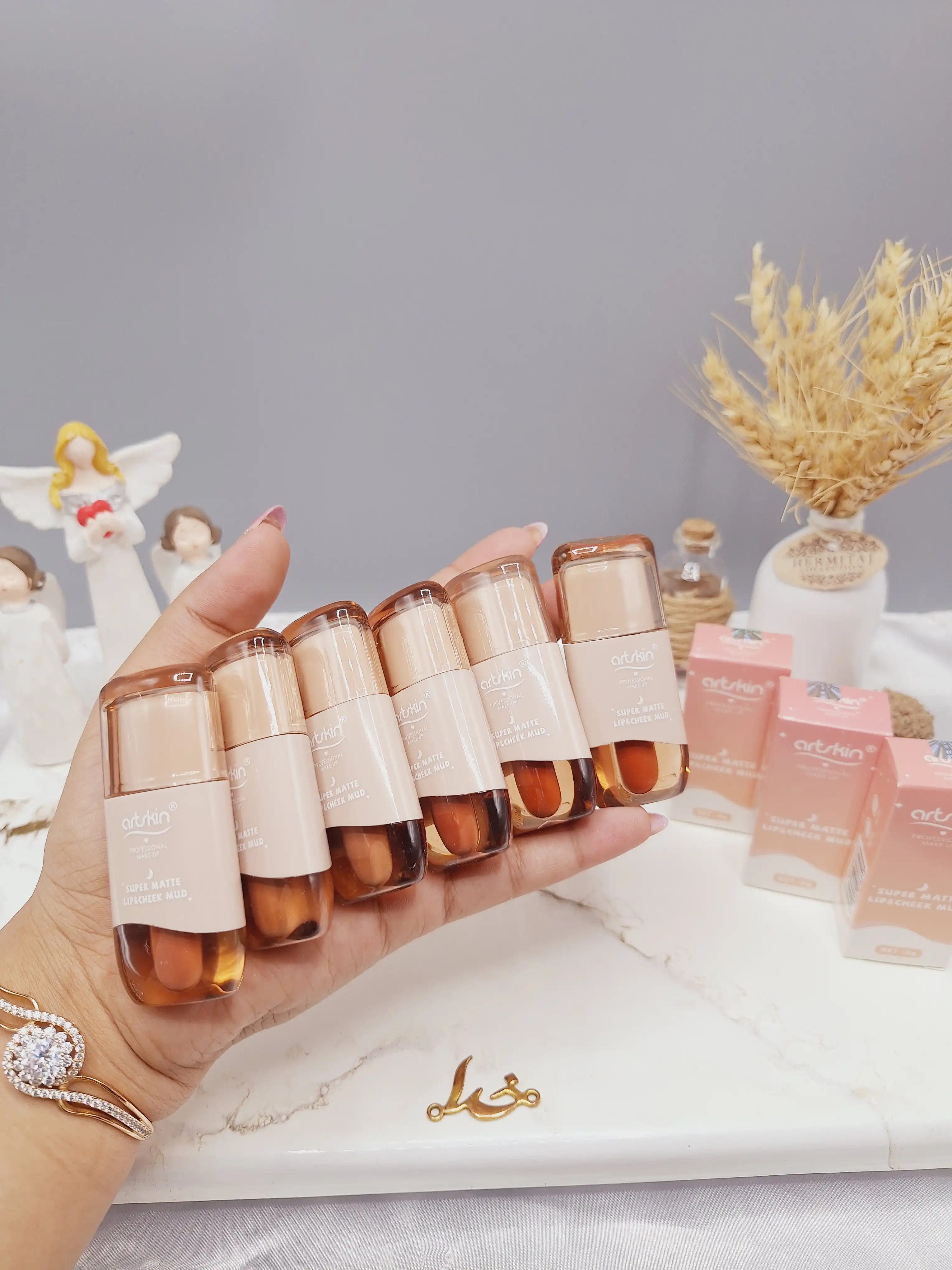 رژ لب مایع فوق العاده مات و مخملی برند آرتسکین artskin کد AS 972191