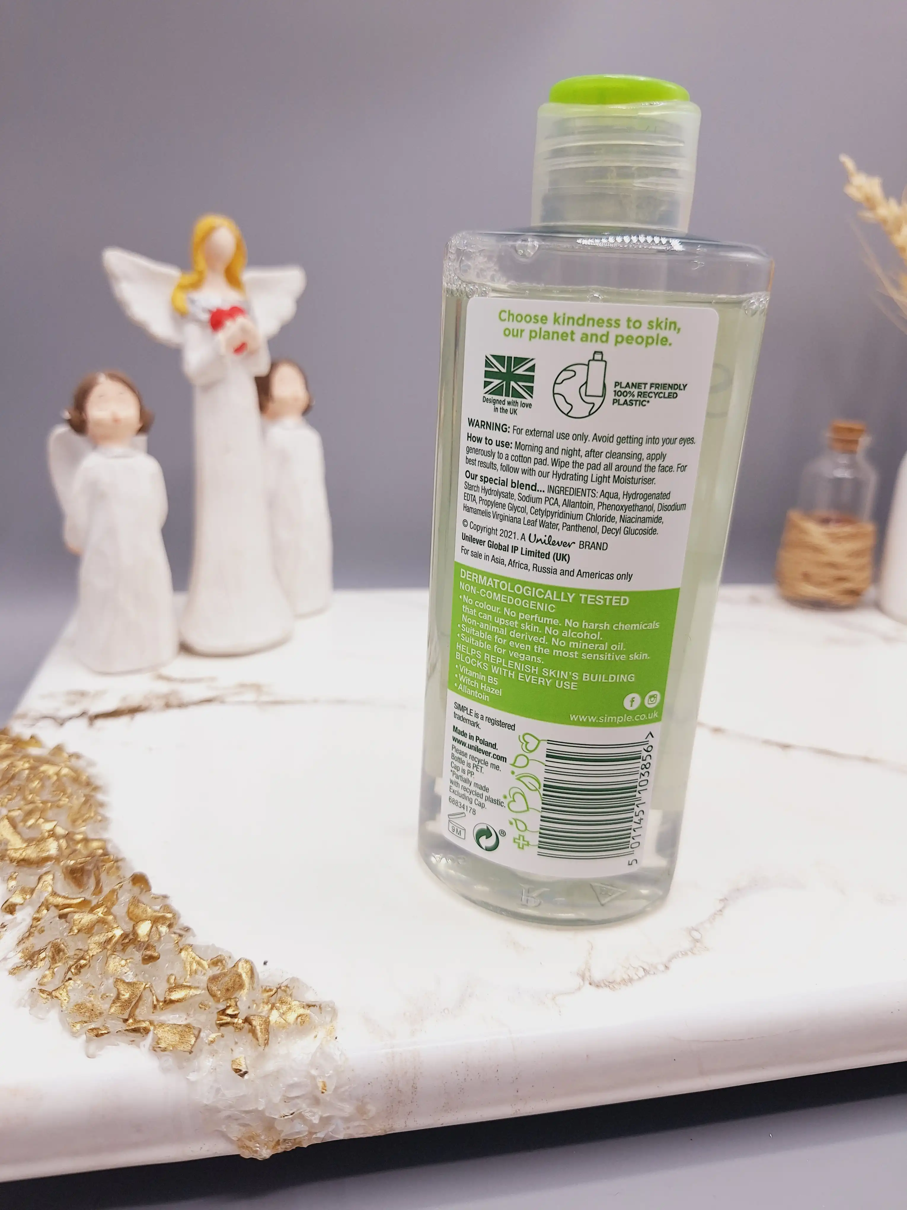 تونر تسکین دهنده و آبرسان سیمپل مدل Soothing Facial Toner مناسب انواع پوست حجم 200 میل اصلی کد 3856