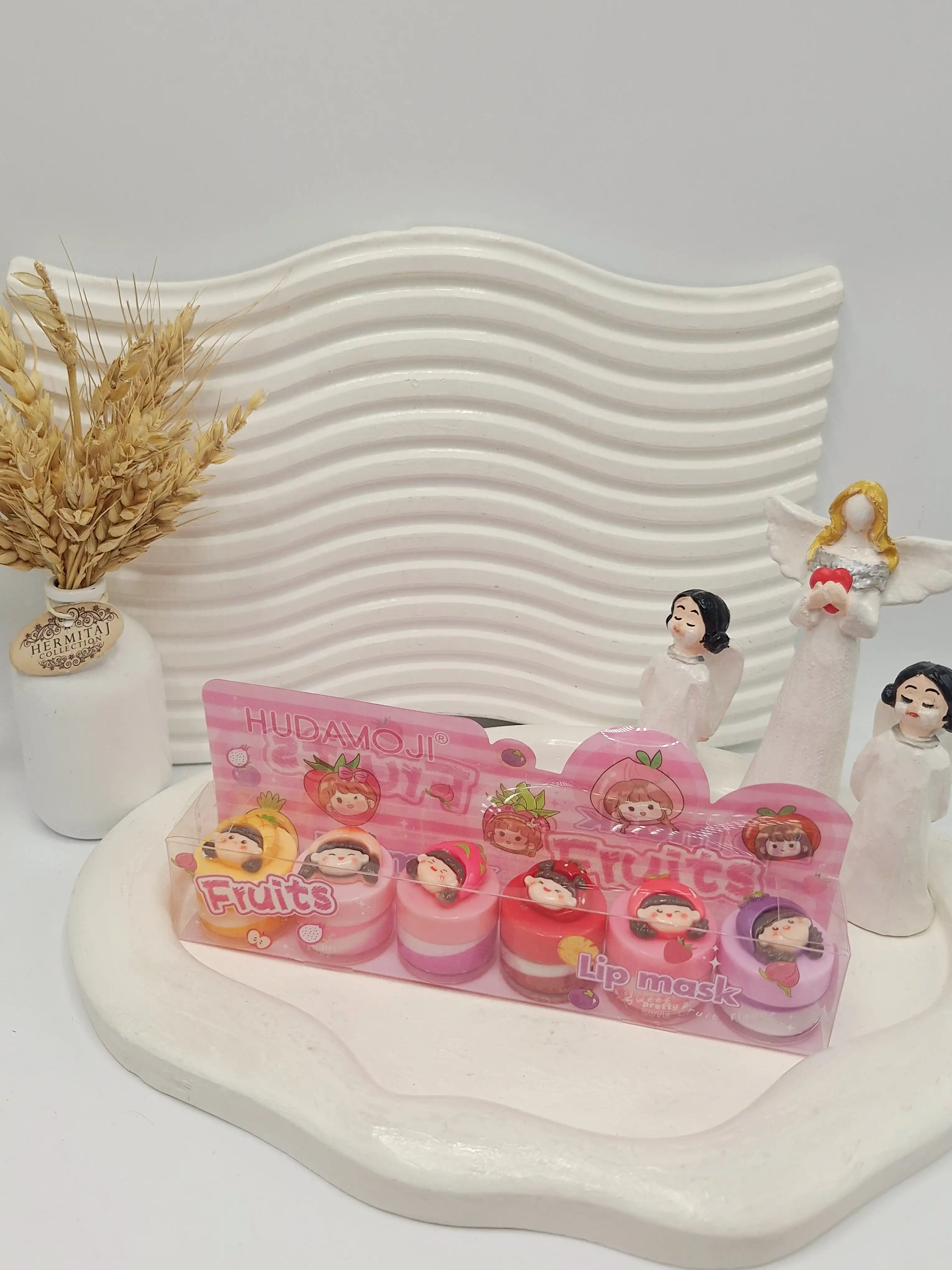 ماسک لب رایحه میوه ای طرح دختر برند HUDAMOJI کد 042