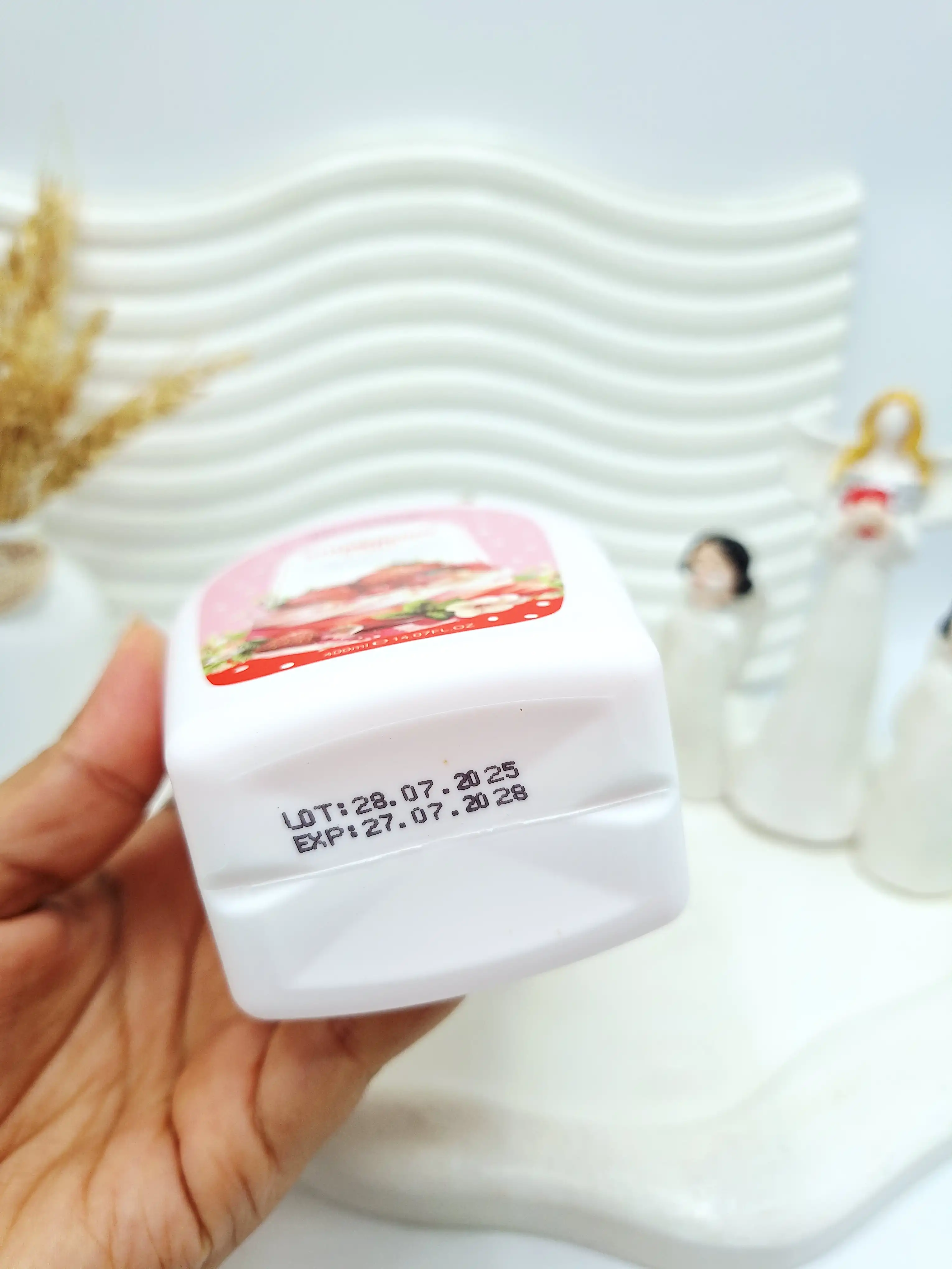لوسیون کیک توت فرنگی بیوآكوا کد 6741