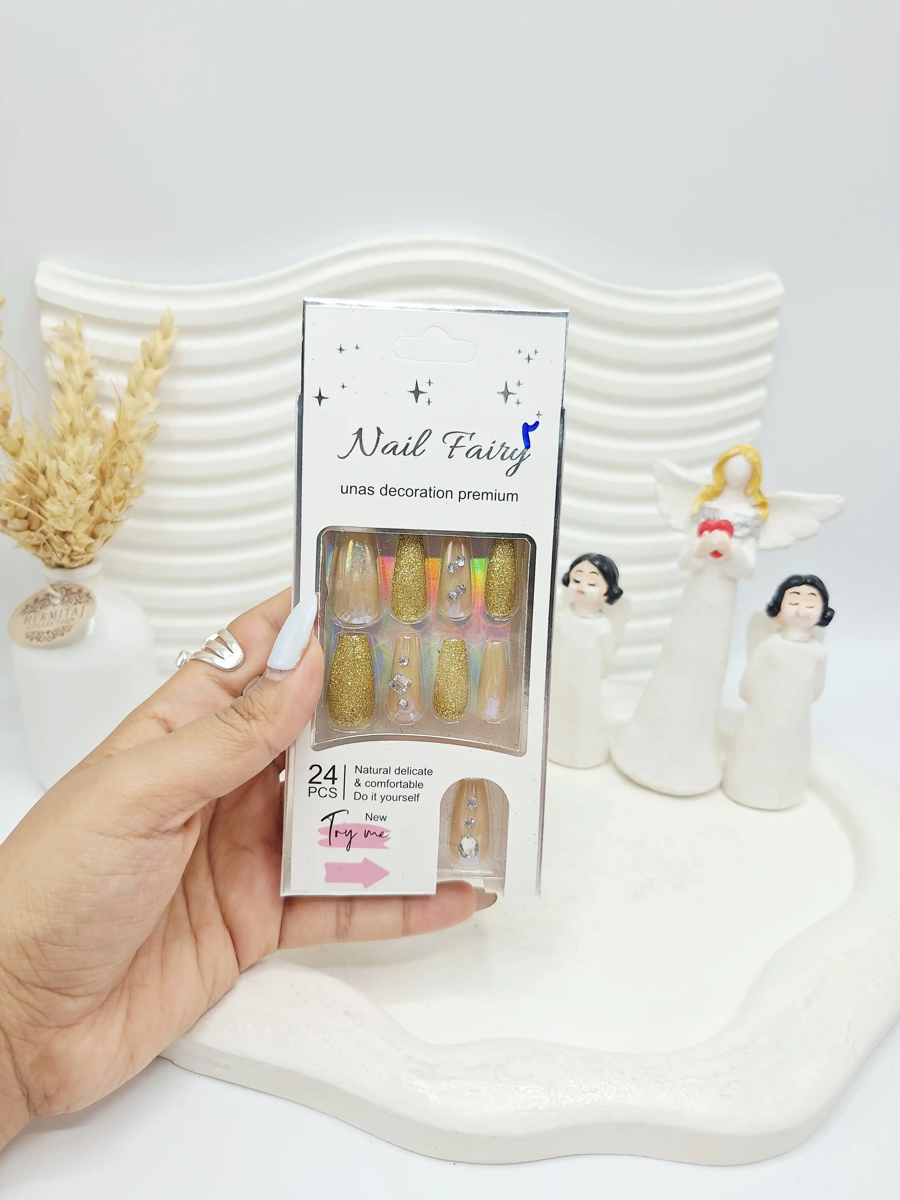 پک ناخن مصنوعی 24 تایی جلد سفید کد 8061
