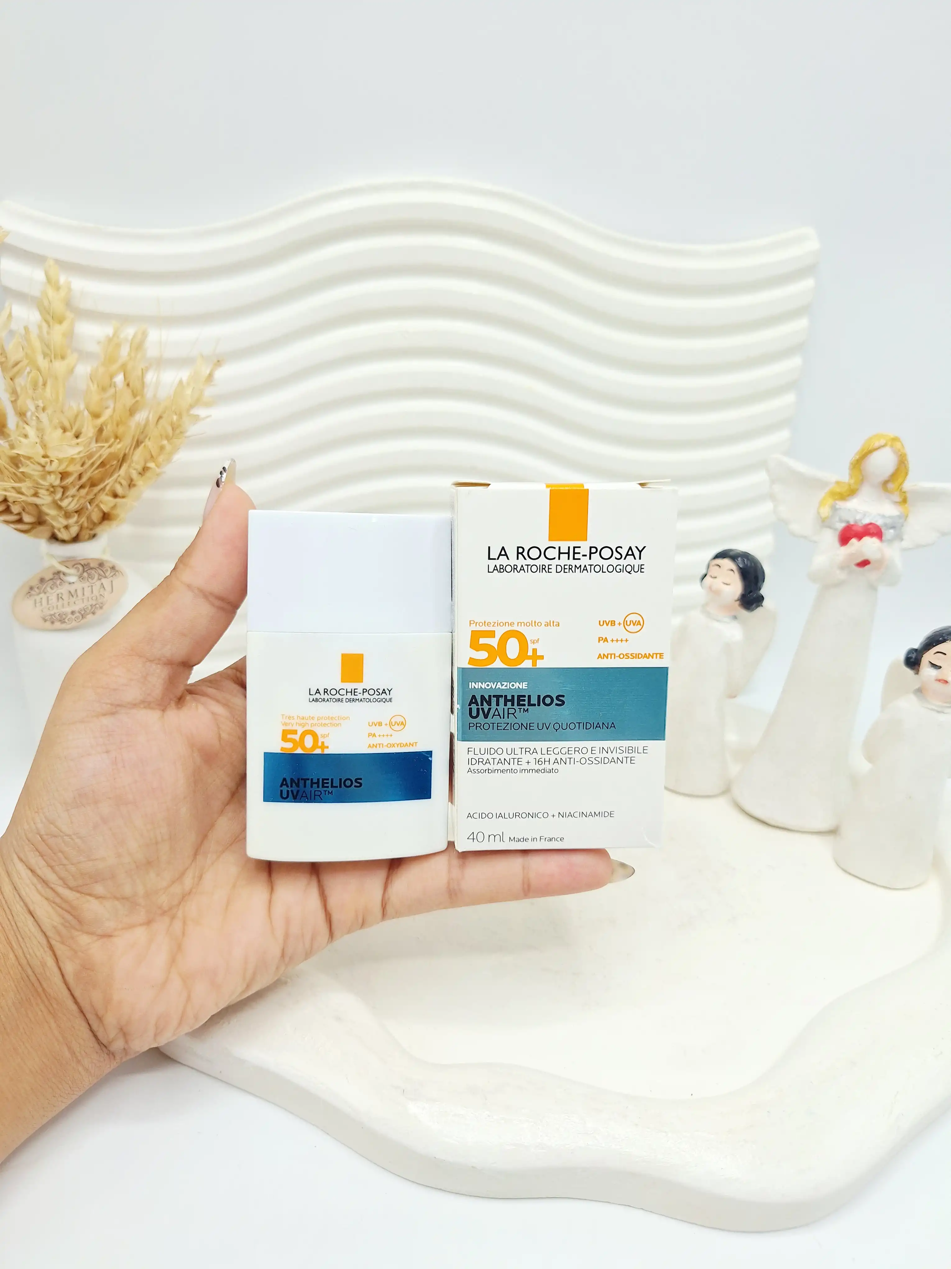 ضد آفتاب سرمی spf50 صورت برند لاروش پوزای های کپی امارات کد ۷۸۱۰